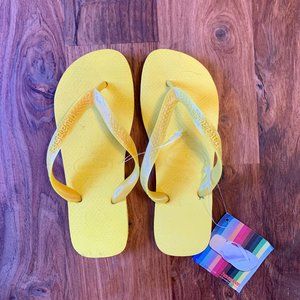 Havaianas Women's Flip Flop: Size 6